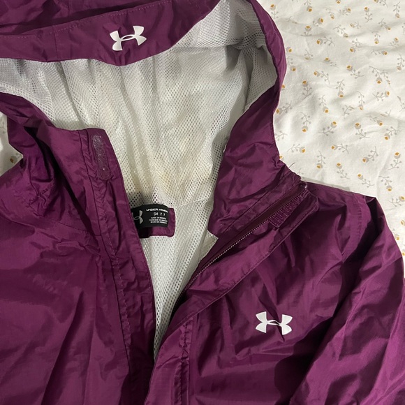 UNDER ARMOUR RAIN JACKET - Picture 3 of 6
